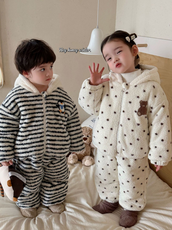 Set de pijamale pentru copii de iarnă, unisex, poliester 100%, menține căldura, vârsta 3–8 ani (100–140 cm), Iarna 2025