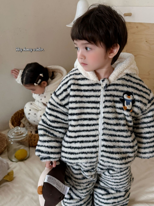 Set de pijamale pentru copii de iarnă, unisex, poliester 100%, menține căldura, vârsta 3–8 ani (100–140 cm), Iarna 2025