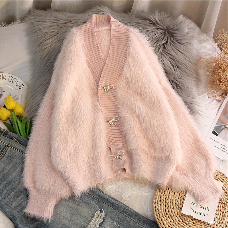 Cardigan od Mink velvet s V-izrezom, širok kroj, smjesa akrilnih vlakana, kopča s tri gumba
