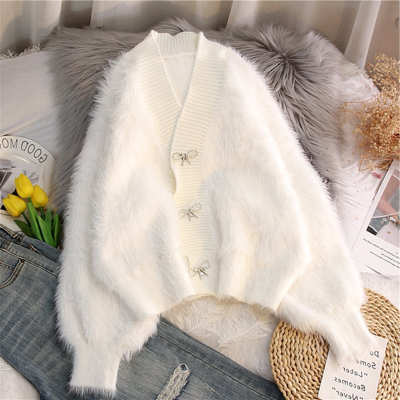 Cardigan od Mink velvet s V-izrezom, širok kroj, smjesa akrilnih vlakana, kopča s tri gumba