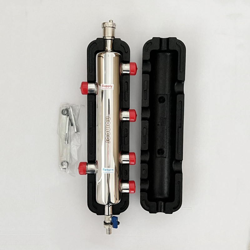 Padlófűtés összekapcsoló tartály, falra szerelt kazánhoz szánt vízelosztó és keverő tartály, 2 bemenet-4 kimenet, rozsdamentes acél 304, modell ZZ18122 (Modell ZZ18122; Rozsdamentes acél 304; Működési hőmérséklet 0–120 °C; Főcső Ø25; Leágazó Ø15)
