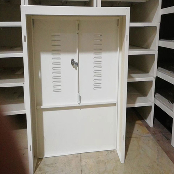 Колектор за подово отопление - повърхностно монтирана разпределителна кутия за вода; серия: щит за колектор за подово отопление; корпус и капак: студено валцована стомана с покритие; дебелина на плочата: 1.0 мм