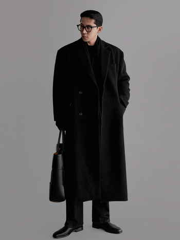 Kabát, koreai stílusú laza szabás, egysoros záródás, öltöny gallér, poliészter szövet és bélés