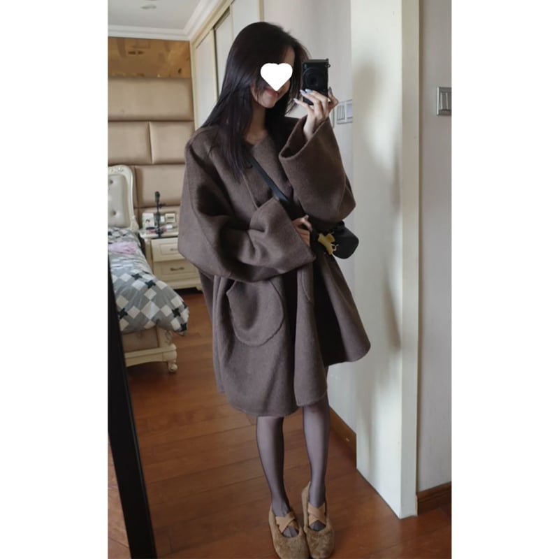 Ženski kaput od poliestera, korejskog stila, dojam starog novca, srednja duljina, uski kroj, polo ovratnik