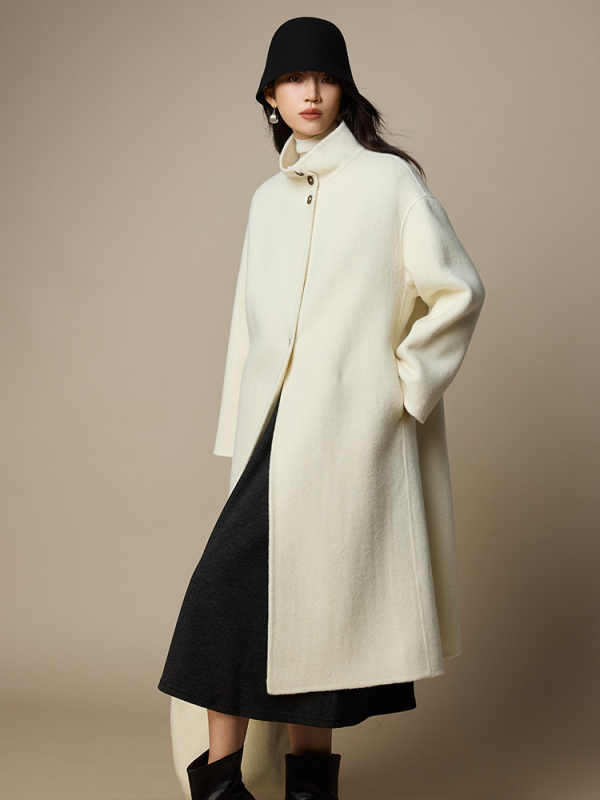 Ženski dvostrano vuneni kaput, dugačak, s tri gumba na prednjem dijelu, stojeći ovratnik, elegantan gradski stil