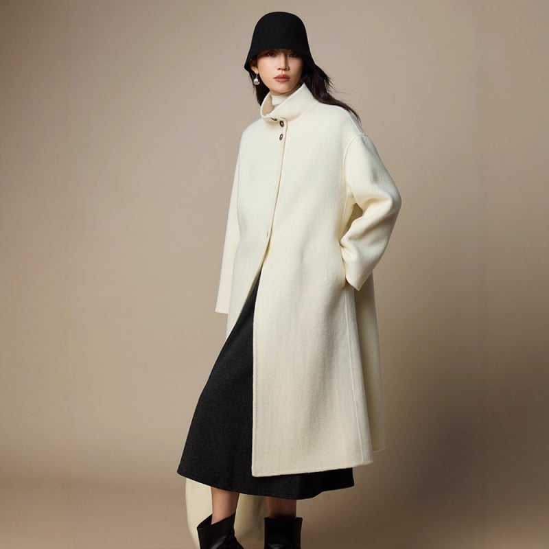 Ženski dvostrano vuneni kaput, dugačak, s tri gumba na prednjem dijelu, stojeći ovratnik, elegantan gradski stil