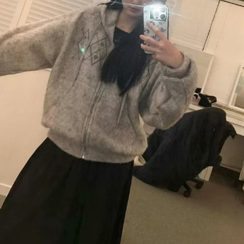 Női gyapjú kabát kapucnival és cipzárral, gyémánt mintázatú díszítéssel, középhosszú, laza szabás