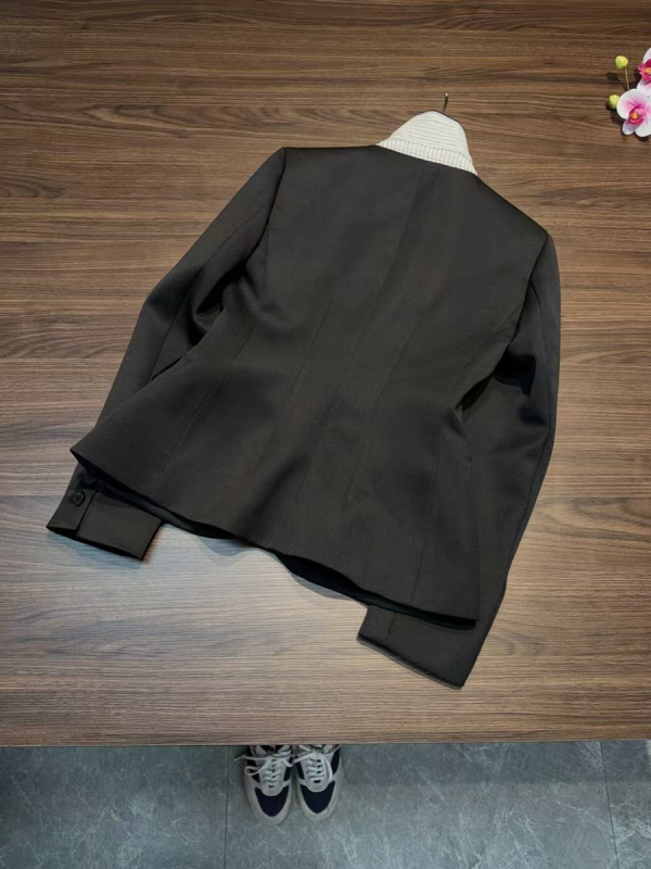 Ženski vuneni sako, slim fit, kopčanje na jedan gumb, 70-80% vuna, srednja duljina, vintage elegantan stil