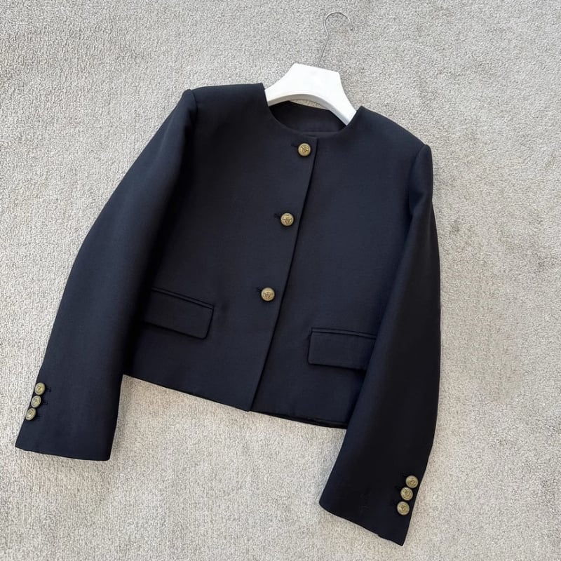 Boxy kratka jakna s retro metalnom kopčom, ženski, poliester, okrugli ovratnik, dugi rukavi, kopčanje na jednom redu