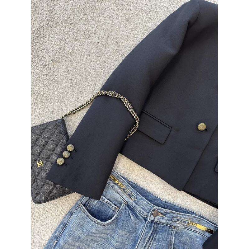 Boxy kratka jakna s retro metalnom kopčom, ženski, poliester, okrugli ovratnik, dugi rukavi, kopčanje na jednom redu