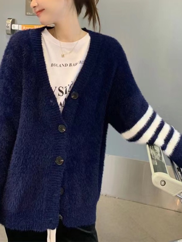 Koreai stílusú kardigán V-nyakú, poliészter anyag, lazább szabás, közepes hosszúságú
