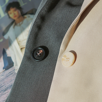 Női gyapjú–viszkóz keverékből készült slim-fit öltönydzseki, egygombos záródás, hosszú ujjú, ősz 2025