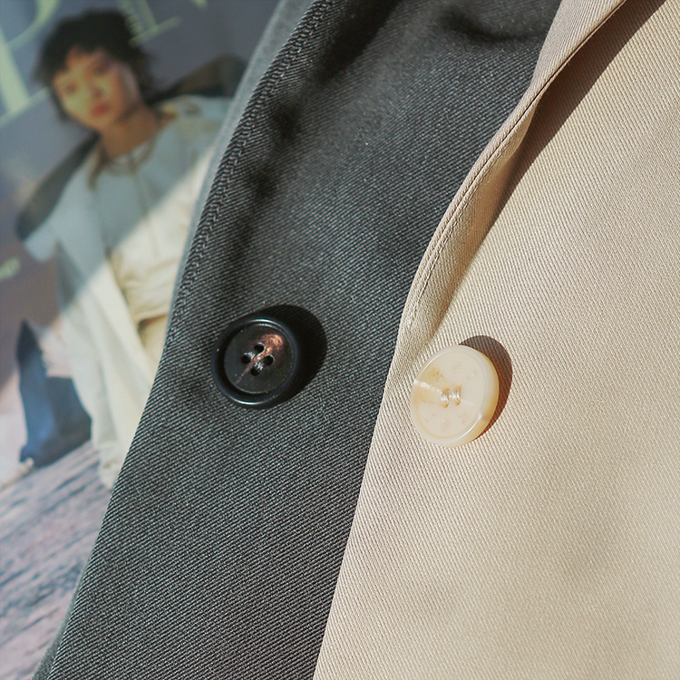 Női gyapjú–viszkóz keverékből készült slim-fit öltönydzseki, egygombos záródás, hosszú ujjú, ősz 2025