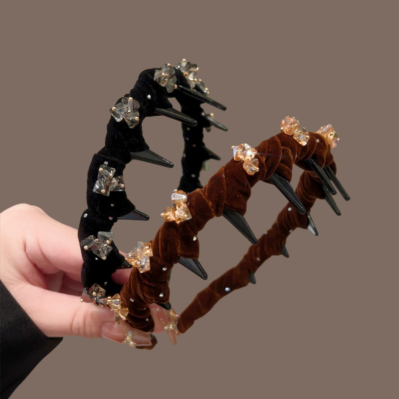 Luxus bársonyos fejpánt magas koronával nőknek, őszi–téli 2024, kézzel készített; anyag: kevert anyagok; eredet: Yiwu; fejfedő