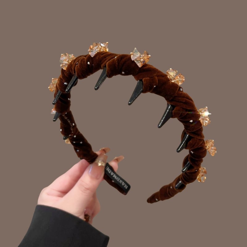 Luxus bársonyos fejpánt magas koronával nőknek, őszi–téli 2024, kézzel készített; anyag: kevert anyagok; eredet: Yiwu; fejfedő