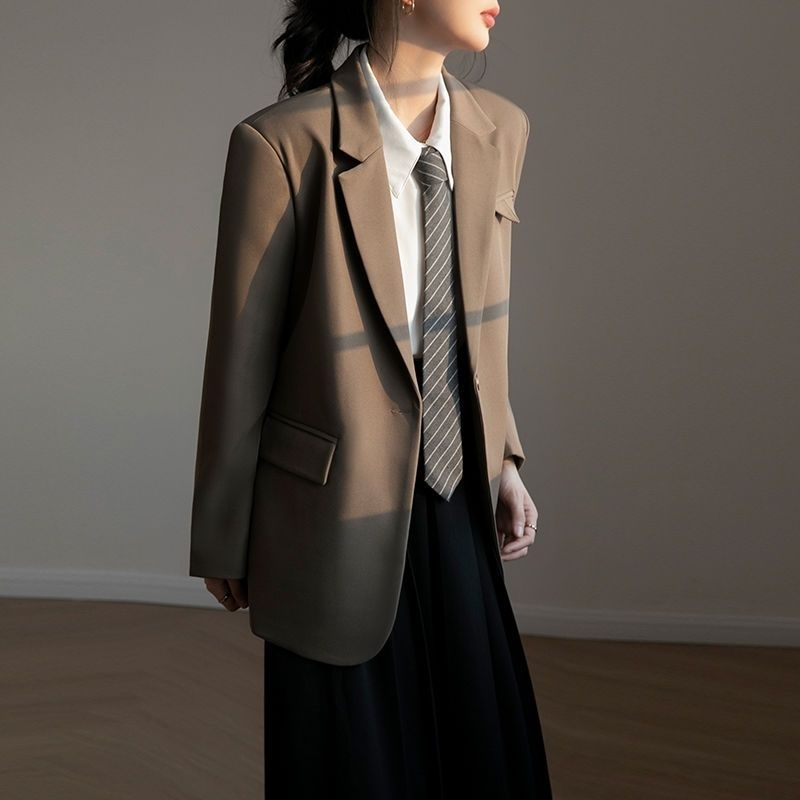 Costum feminin croială în formă de A, poliester, guler stand, fără mâneci, primăvara 2025