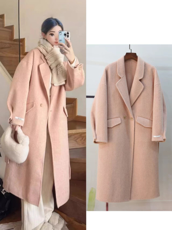 Ženski vuneni kaput, srednje duljine, opuštenog kroja, dvostruko kopčanje, ovratnik stila sakoa, dugi rukavi, ručno šiveno