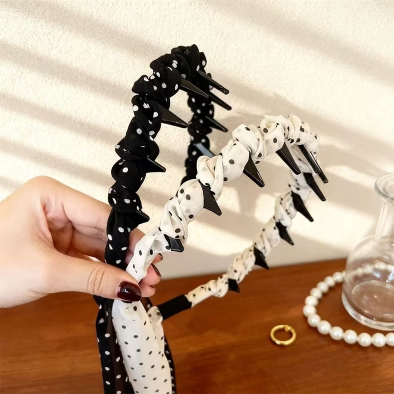 Kézzel készített szövet hajpánt fogazott részekkel, pöttyös mintával – női fejfedő