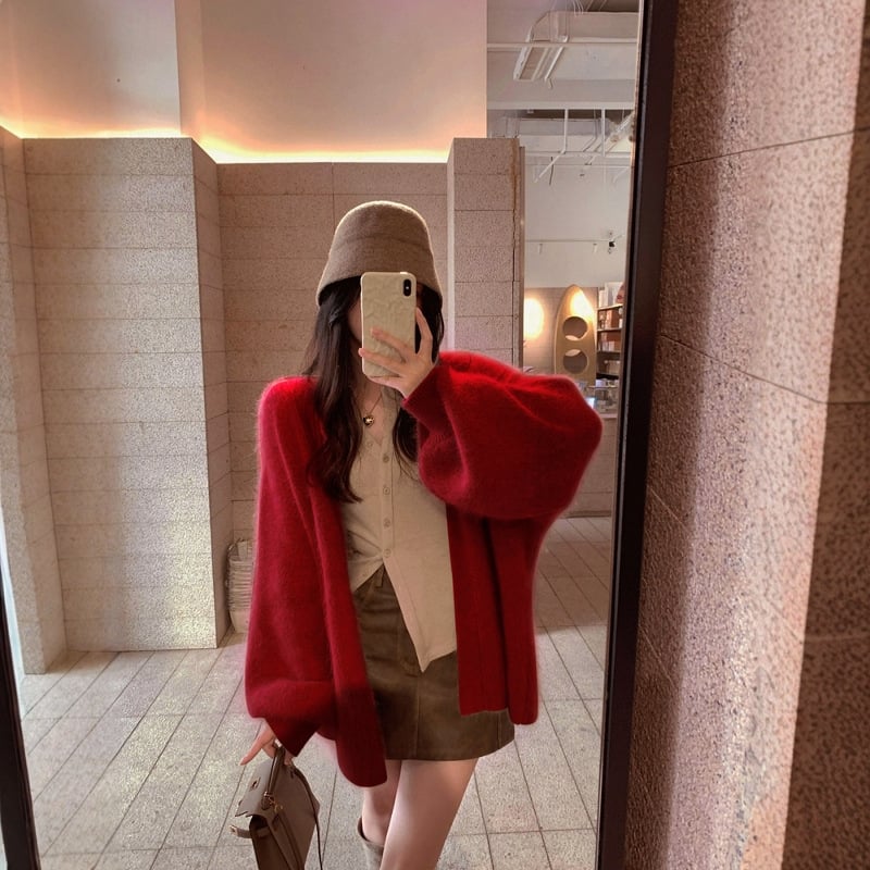 Ženski kardigan od imitacijskog mink velura - debeli pleteni materijal, srednja duljina, V-izrez, dugi rukavi, ležerni kroj