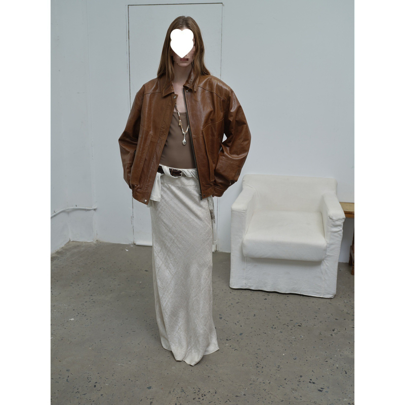 Jachetă din piele de miel cu guler rever, croială în formă A, stil Royal Sister, primăvara 2025