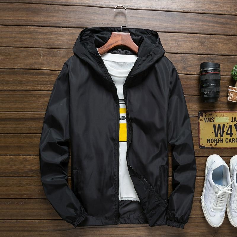 Tinejdžerska ljetna windbreaker jakna s kapuljom, tanak materijal, poliesterska smjesa kemijskih vlakana, bočni džepovi, casual stil
