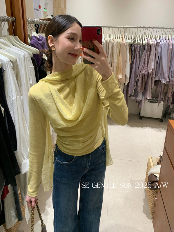 Poliesterski pleteni top s šifonskim ovratnikom, jednobojni uzorak, uski kroj, dugi rukavi