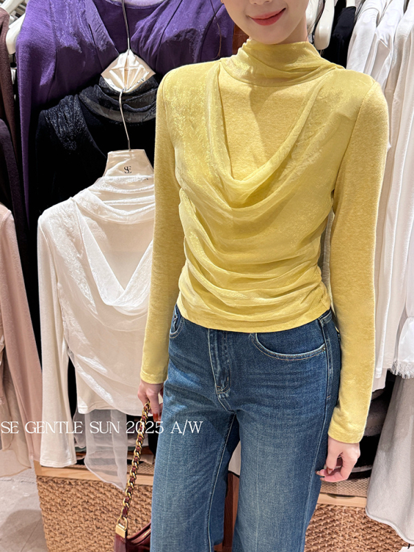 Poliesterski pleteni top s šifonskim ovratnikom, jednobojni uzorak, uski kroj, dugi rukavi