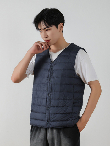 Ανδρικό γιλέκο με πούπουλα από πάπια, πολυεστερική ύφανση, γέμισμα 55 g, χαλαρή γραμμή, μονόχρωμο σχέδιο