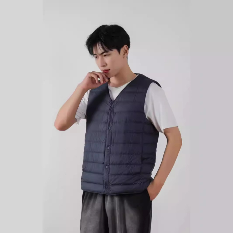 Ανδρικό γιλέκο με πούπουλα από πάπια, πολυεστερική ύφανση, γέμισμα 55 g, χαλαρή γραμμή, μονόχρωμο σχέδιο