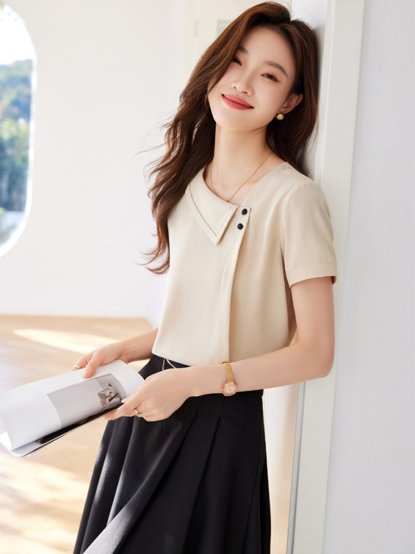 Женска риза за лято 2025: елегантна вталена блуза от полиестер със спандекс, едноцветна, къс ръкав, V-образно деколте