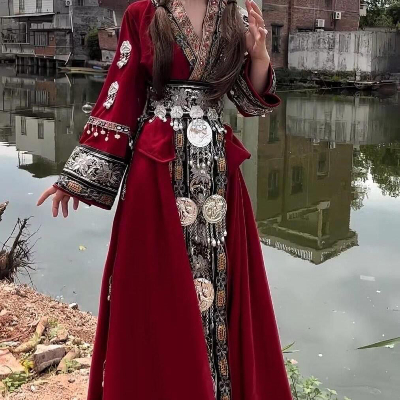 Etnički kineski stil pozorišni kostim set s motivima Miao i Tujia, Hanfu elementi za ženski folklorni ples i putnu fotografiju (Chenille; Spandex; proljeće 2025; Žena)