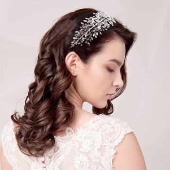 Metallna svadbena traka za kosu s kristalima — bridal headpiece, dodatak za glavu, ljeto 2021