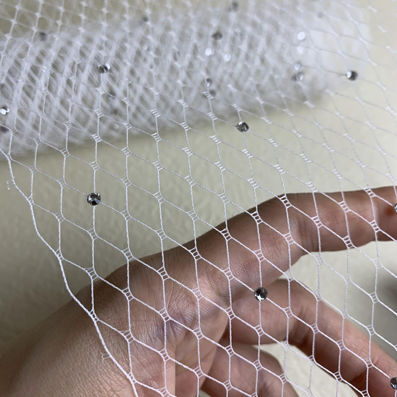 Vjenčani dodatak za kosu od mreže s romboidnim uzorkom i kristalima