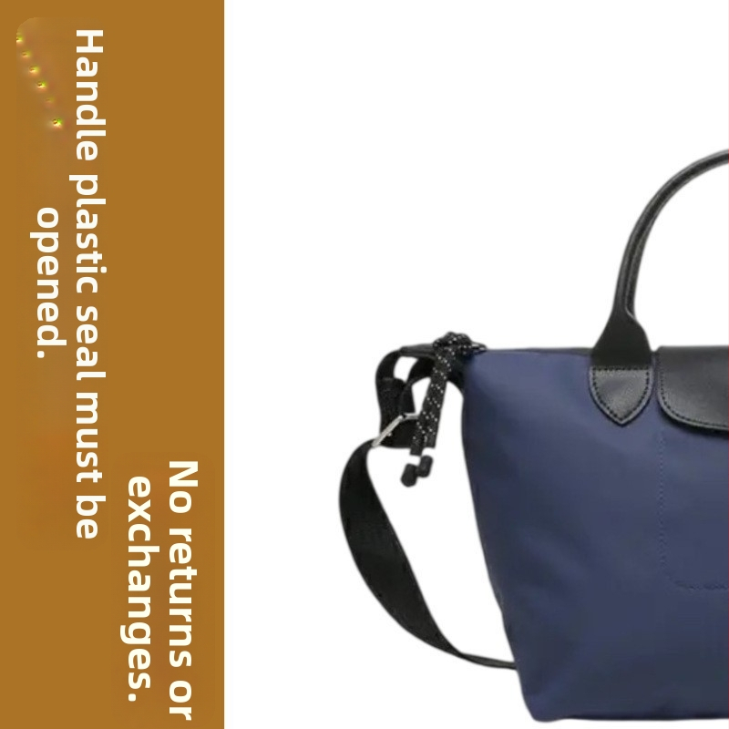 Torba u obliku knedle od kraft papira, gradski minimalistički stil