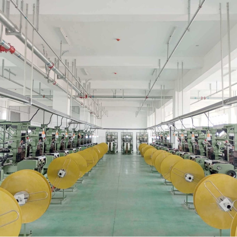 Bandă Velcro adezivă, dublu- față, din amestec nylon-poliester, cu bază adezivă, pentru plase de ferestre și perdele