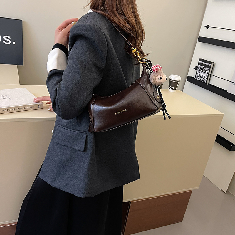 PU torba preko ramena s zatvaračem, horizontalan kvadratni oblik, poliester podstava, unutarnji džepovi za telefon i ID, kod Hmz-6150, gradski minimalistički stil