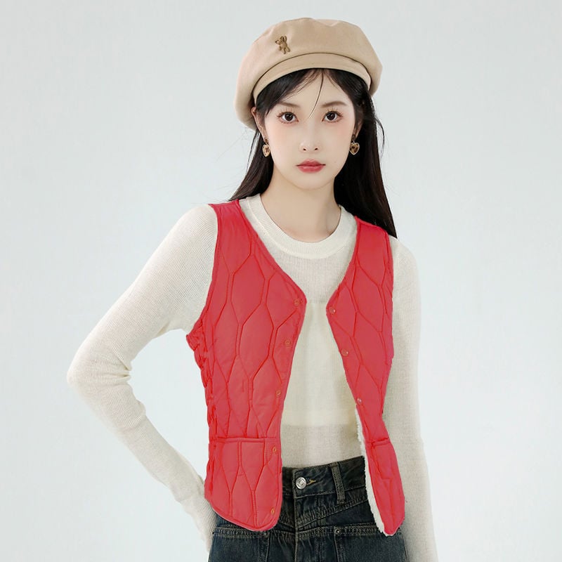 Найлонова жилетка без ръкави с пухов пълнеж, тясна кройка, V-образно деколте, къс модел, ромбов десен, зима 2025