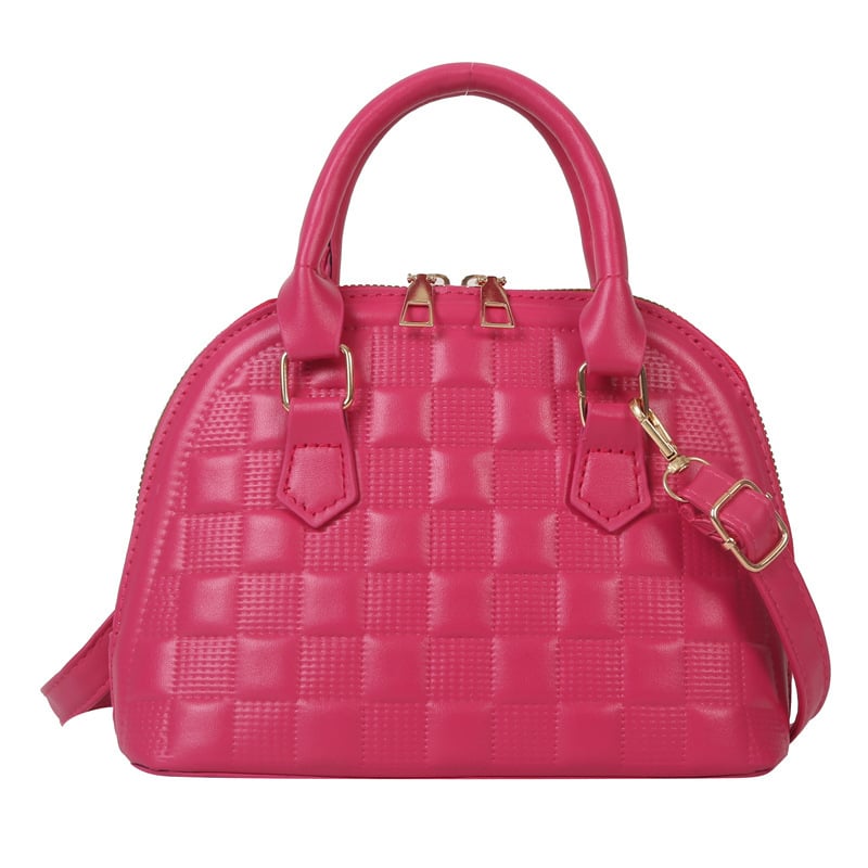 Női kagyló alakú táska műbőrből, keresztpántos, egy vállra hordható, gravírozott rácsmintás, cipzáras zárás, poliészter bélés, dokumentumok zseb, modell HJ9056, Winter 2025 kiadás