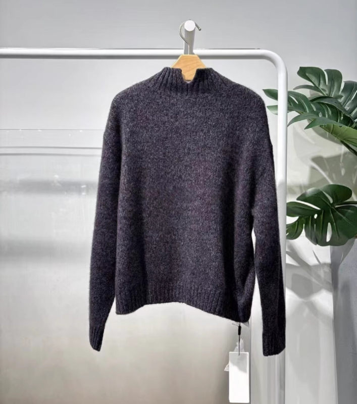 Kašmir pulover s kapuljom, jednofarbeni, okrugli izrez, dugi rukavi, sadržaj kašmira 30-50%, zima 2025