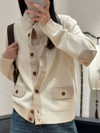 Női kardigán-stílusú kötött felső, kasmír-gyapjú keverékből, álló gallérral, hosszú ujjú, elöl gombos
