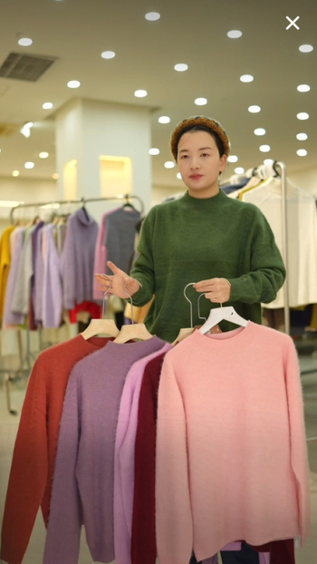 Gyapjú pulóver kerek nyakúval, hosszú ujjú, elegáns városi stílus, őszi 2025