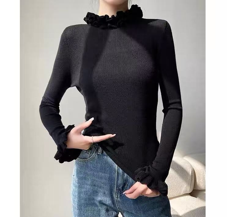 Pulover od smjese vune, slim kroj, ovratnik u obliku lišća lotosa, rukavi zvonastog kroja, obična duljina (50–65 cm)