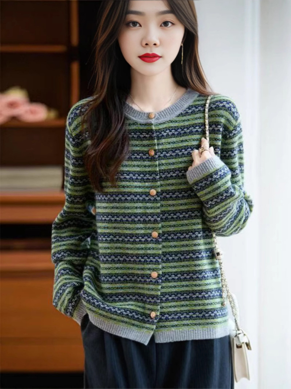 Kardigán pulóver, kerek nyakú, hosszú ujjú, laza szabás, kockás kötött minta