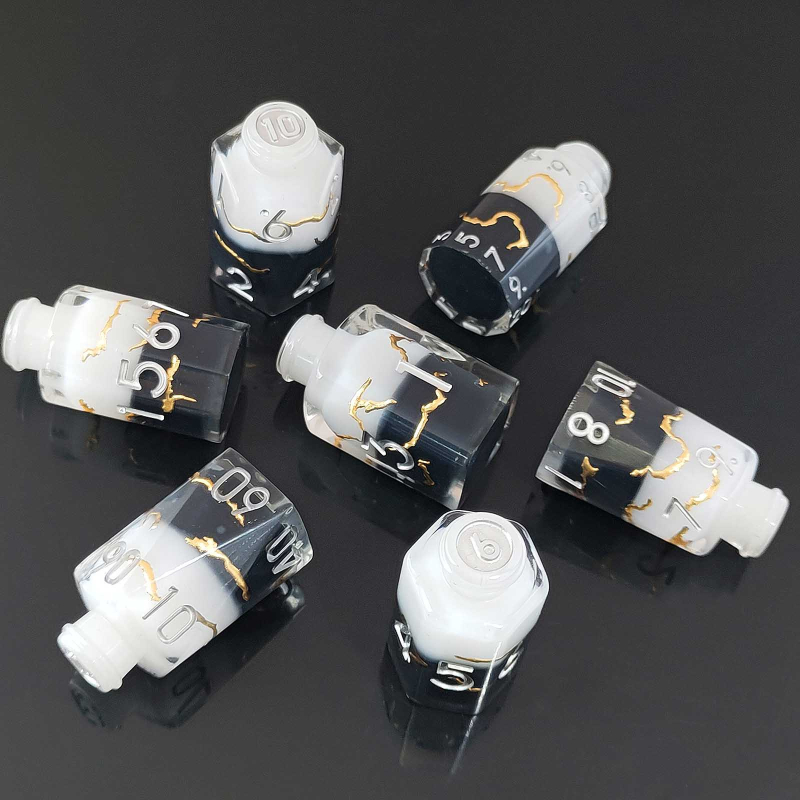 D20 kockák gyantából – elixír üvegben D&D és RPG játékokhoz