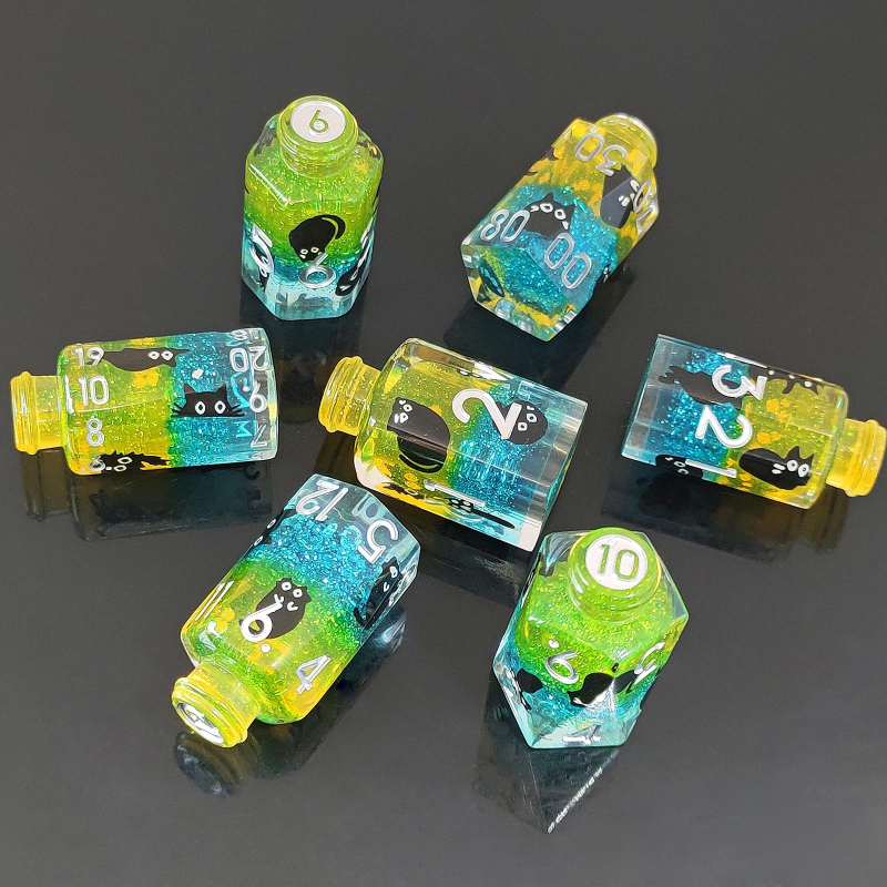 D20 kockák gyantából – elixír üvegben D&D és RPG játékokhoz
