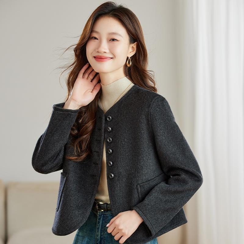 Női rövid chenille kabát Hepburn-stílusban, 2025 tavasza, Spandex 30% alatt, kerek nyak, H-típusú siluett, 3/4 ujjak