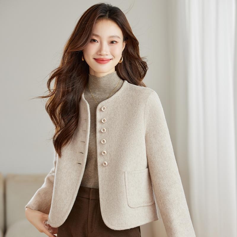 Női rövid chenille kabát Hepburn-stílusban, 2025 tavasza, Spandex 30% alatt, kerek nyak, H-típusú siluett, 3/4 ujjak