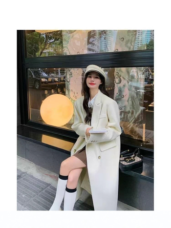 Női vastag hosszú kabát, koreai-japán lazább stílus, poliészter 95%+, térd fölötti hossz, egysoros gombolás