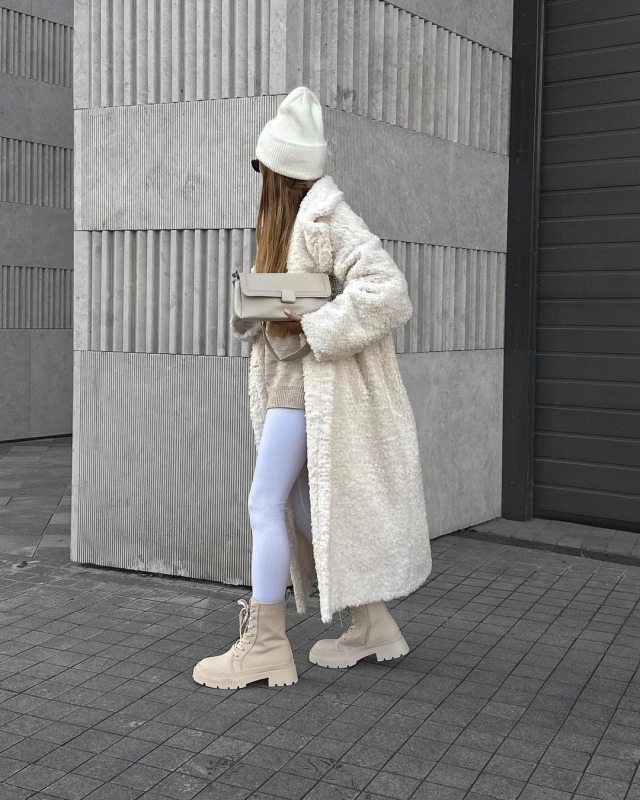 Ženski vuneni kaput dugog kroja, ovratnik tipa lapel, dvostruko kopčanje, materijal spandex