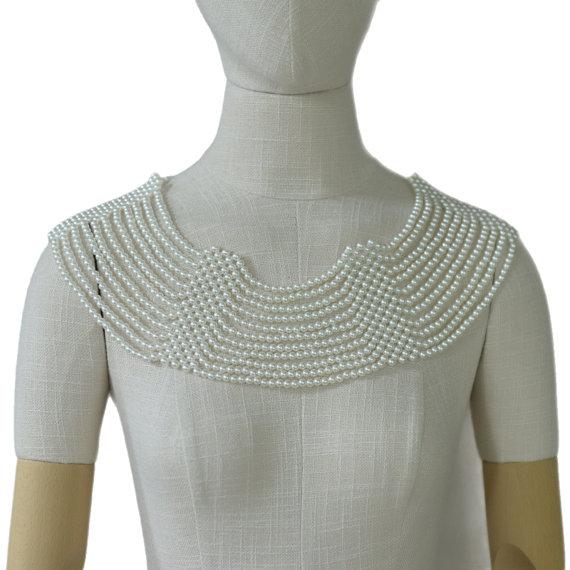 Kézzel horgolt válllánc ruhához műgyöngyökkel VG116 | Technika: kézi horgolás; Stílus: Elegáns társasági hölgy; Funkció: Díszítés